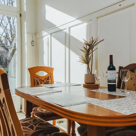 Downtown Cozy Corner *