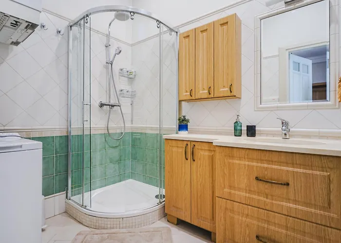 Downtown Cozy Corner Apartment *