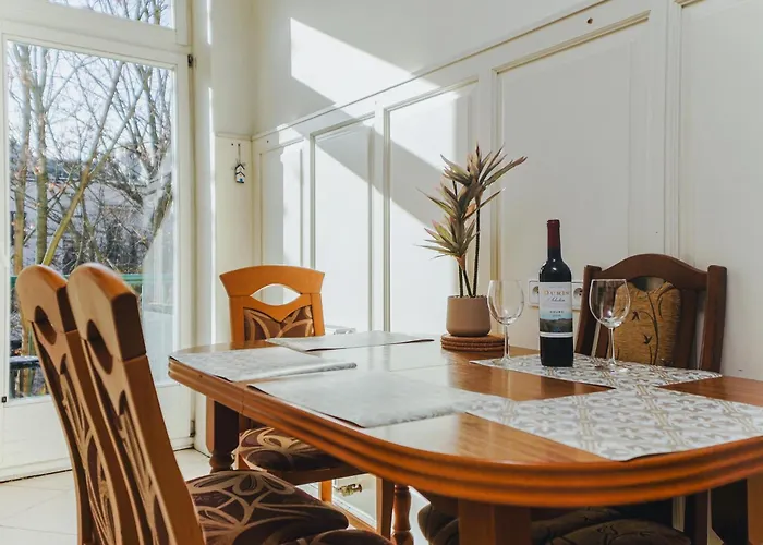 Downtown Cozy Corner *